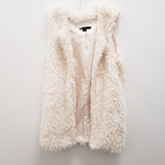 Kadence Jackets & Blazers - FAUX FUR VEST